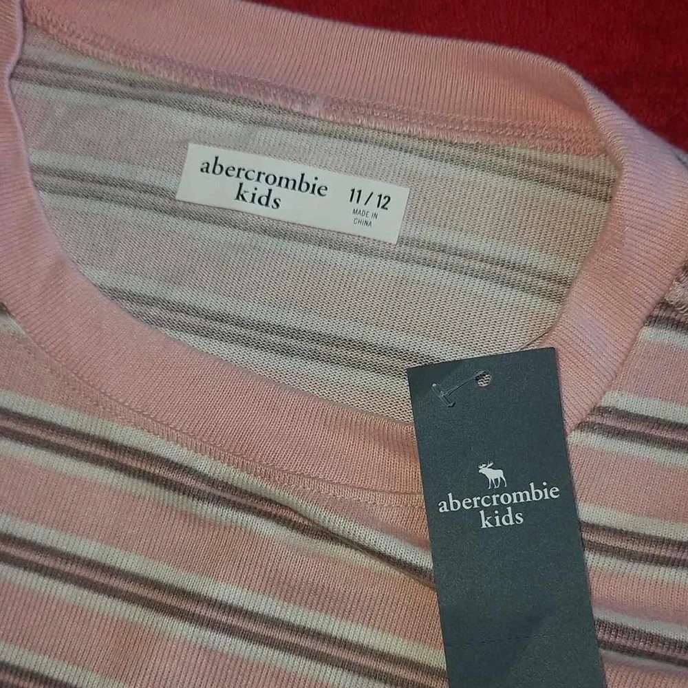 Abercrombie Kids Long Sleeve Tee size 11/12 NWT